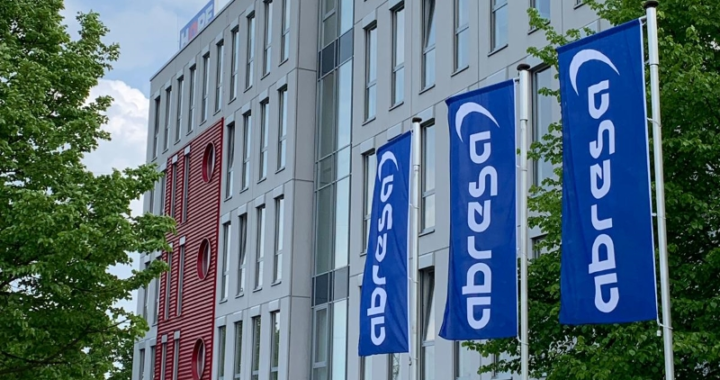 abresa wird 15 und feiert mit einmaliger Kundenaktion