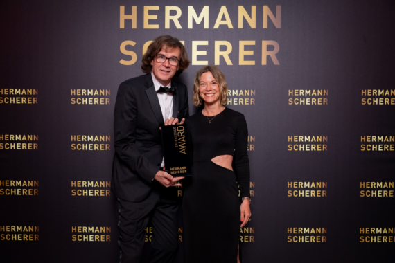 Anneke Kebbe gewinnt Speaker Slam – Vortrag in New York