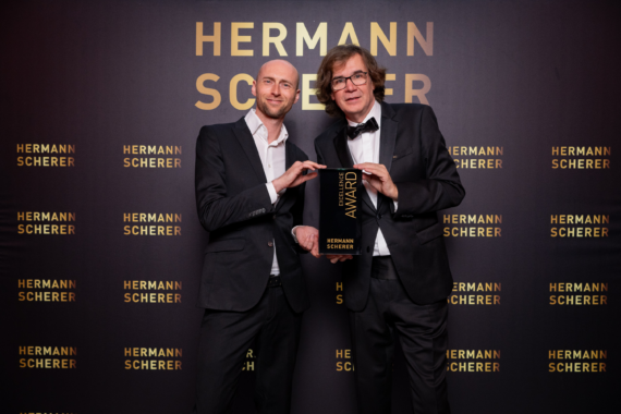 Weltrekord beim Speaker Slam – Rico Schwarck aus Salzkotten gewinnt Excellence Award für E-Mail-Marketing-Konzept
