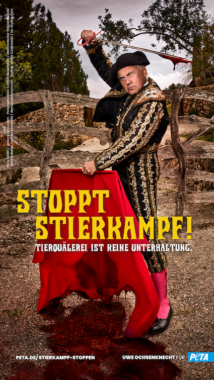 Uwe Ochsenknecht präsentiert PETA-Motiv gegen Stierkampf: Blutiger Protest gegen tierquälerische „Tradition“